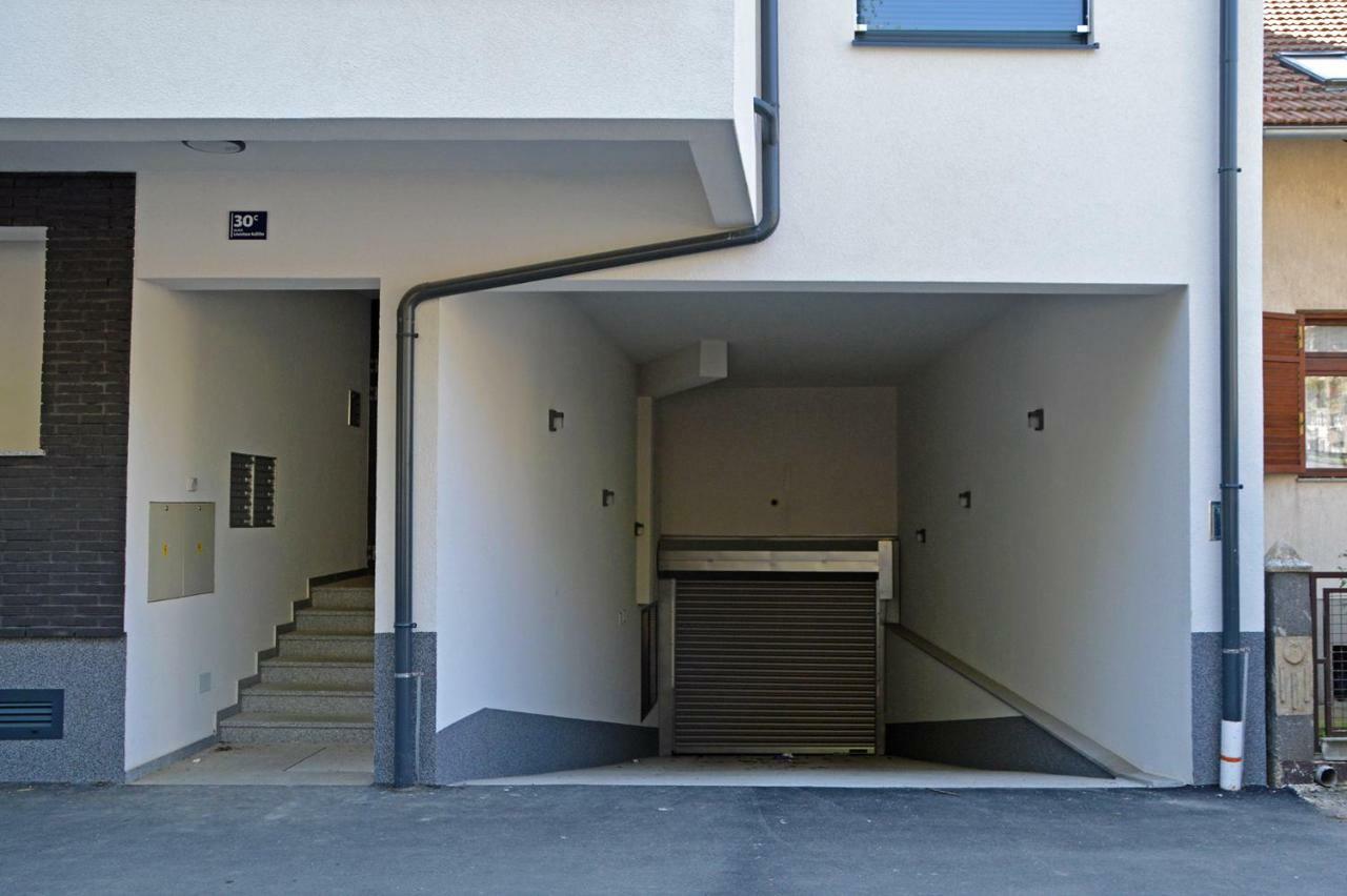 Aetherius Red Apartment